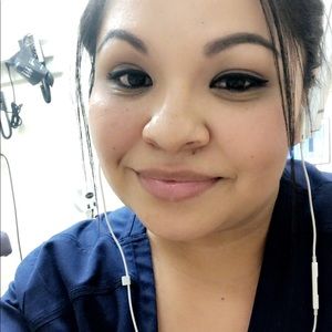 Meet your Posher, Mayra